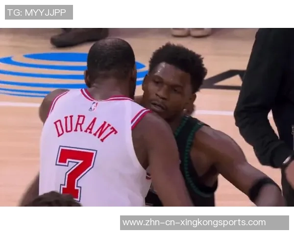 华兹狂砍55分杜兰特紧随其后贡献39分两人联手引领比赛高潮 华兹狂砍55分杜兰特紧随其后贡献39分两人联手引领比赛高潮